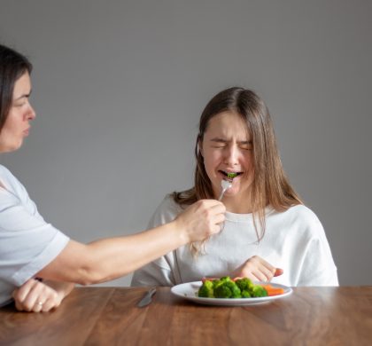 mother forces her crying teen daughter to eat heal V46K294 scaled