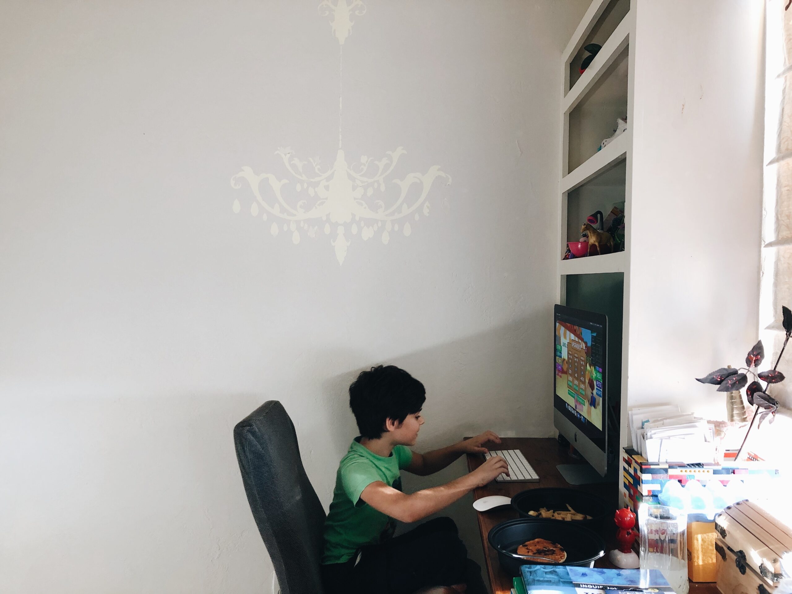 kid on a desktop computer B4A5X3Q 10 scaled
