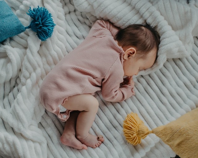Ruído branco: como o som colabora para o sono do bebê?